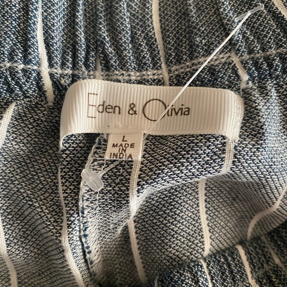 🩵New jean striped shorts🩵 - Picture 2 of 3